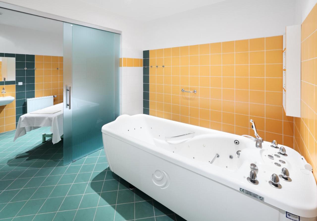 Wellness Hotel Iris Pavlov Luaran gambar