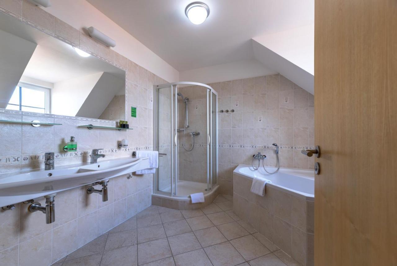 Wellness Hotel Iris Pavlov Luaran gambar