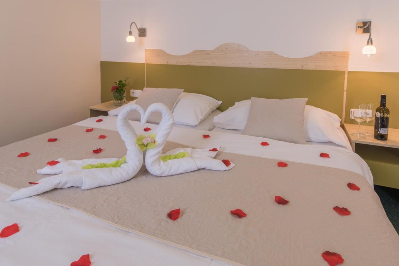 Wellness Hotel Iris Pavlov Luaran gambar